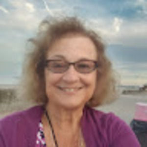 Meet your Posher, Holly